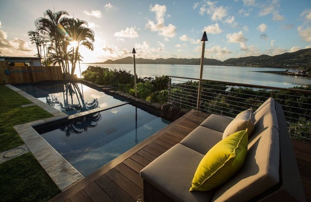 Luxury home with amazing views, Pool, Firepit, AC, Outdoor Gym