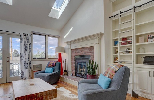 Luxury Home with Hot Tub, Game Room and just minutes to Denver!