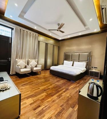 Luxury HomeStay Prime Location, South Delhi