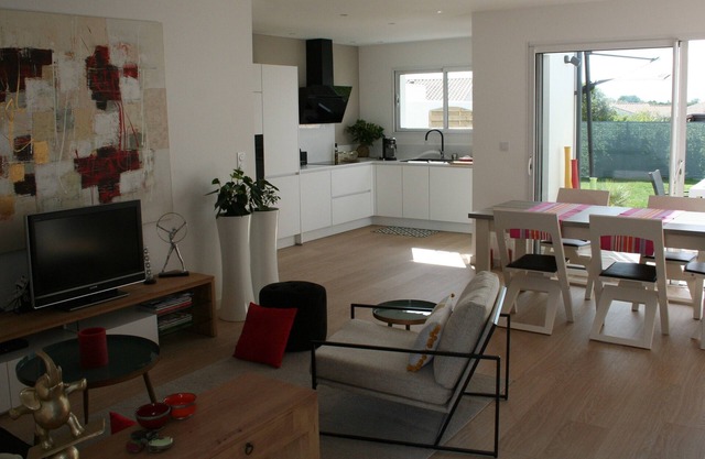 Luxury house, garden, thalasso at 6 kms