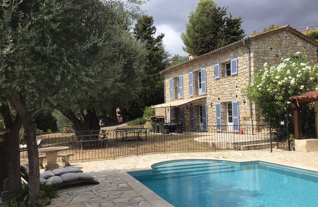 Luxury House with Private Heated Pool & Gardens