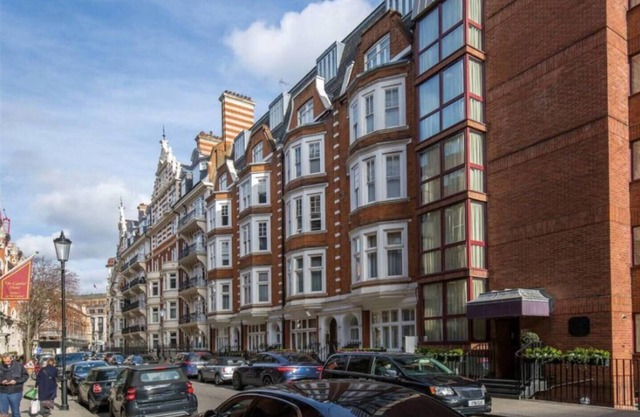 Luxury Knightsbridge apartment outside harrodsnn