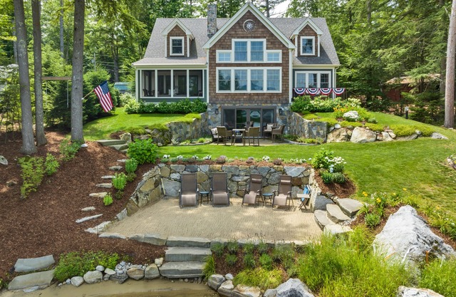 Luxury Lake House Overlooking Salmon Meadow Cove