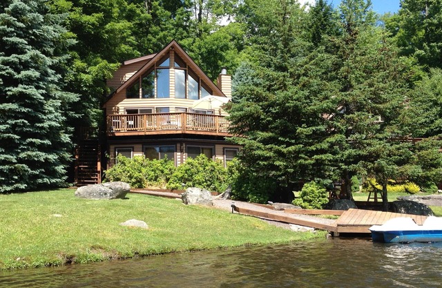 Luxury Lakefront Pocono Retreat, Lake Ariel near Lake Wallenpaupack