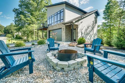 Luxury Modern Home on Golf Course with Game Room!