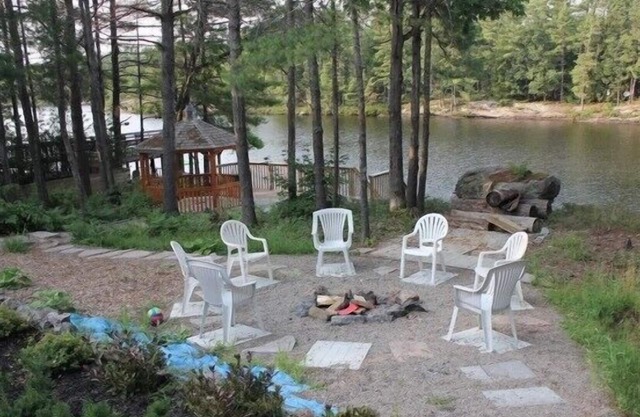 Luxury Muskoka Cottage On The Lake-Gravenhurst, Ontario