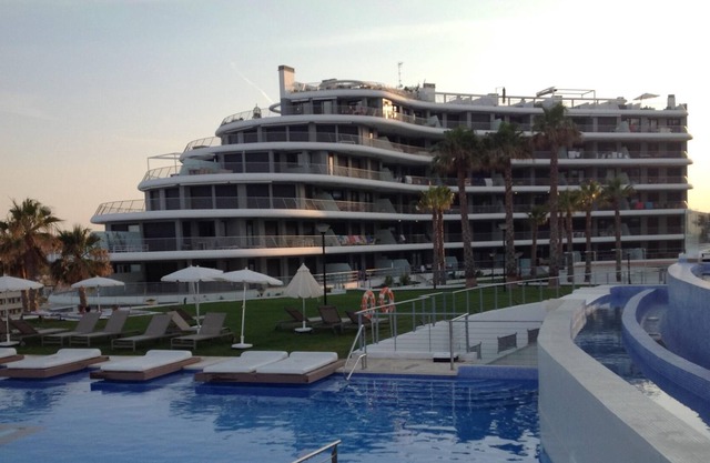 Luxury New apartment with magnificient sea view with 5 * resort facilities