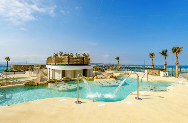 Luxury Ocean Spa Plaza Private Large 1 bed apartment