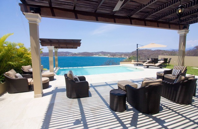 Luxury Oceanfront Villa with Infinity Pool