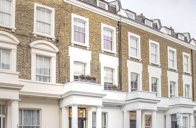 Luxury one-bedroom apartment in Central London (sleeps up to 4)
