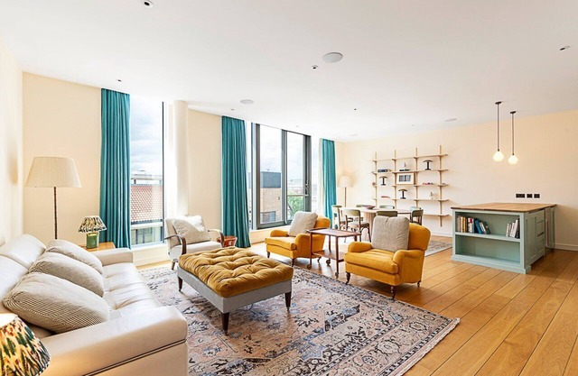 Luxury Penthouse Overlooking the Thames