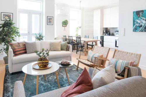 Luxury Penthouse, Sauna, Balcony, AirCon