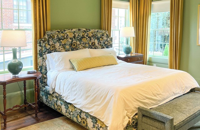 Luxury Private Suite in Boutique Historic Inn The Athenian- Downtown Location