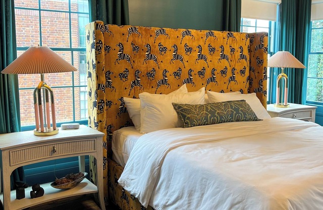 Luxury Private Suite in Boutique Historic Inn The Athenian- Downtown Location