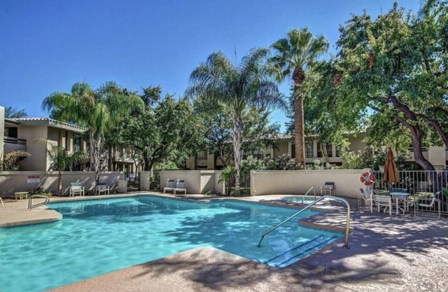 *Luxury/Relax/Secluded/Walk to Everything/Golf