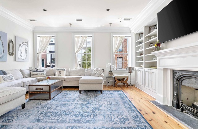 Luxury Rooftop Penthouse - King Street!