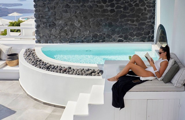 Luxury Santorini Villa | Villa Dolce Vita | 2 Bedrooms | Private Plunge Pool &.