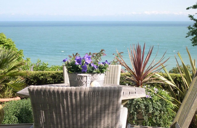 Luxury Self Catering Holiday Accommodation Overlooking St Margaret's Bay