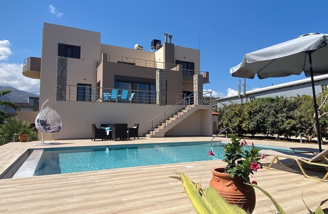 Luxury Sissi Residence with Hot Tub