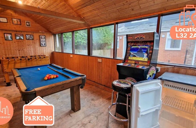 Luxury Sleeps 11 Kirkby Home by City SuperHost