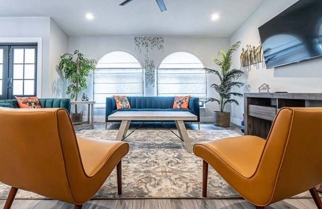 Luxury & Spacious/Large pool/BBQ/Game room/Pool