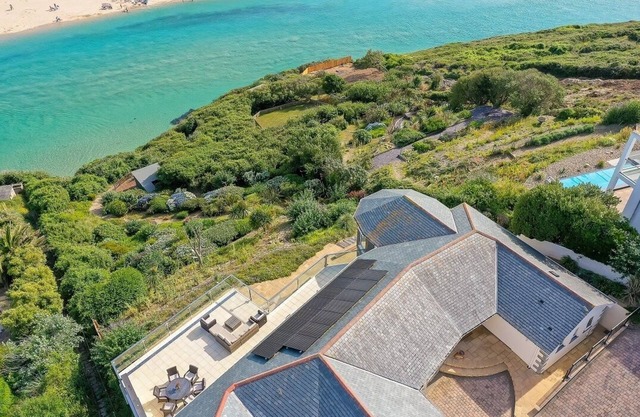 Luxury spacious sea front house with indoor swimming pool