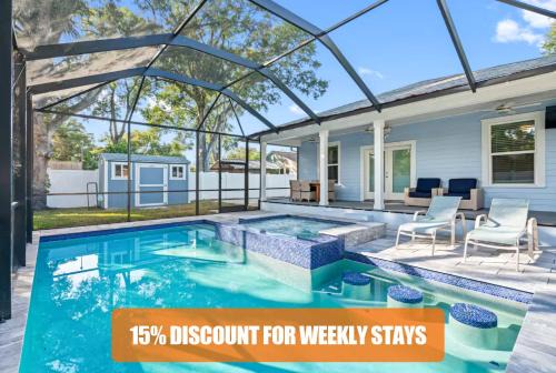 Luxury Stay Heated Pool and Hot Tub Fenced Yard
