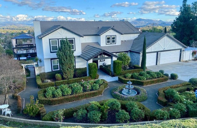 Luxury Stay in San Diego. 5BR/3BA with Mountain views and hot tub