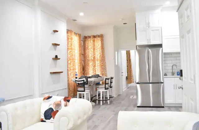 Luxury stay with all you need within and aroundn