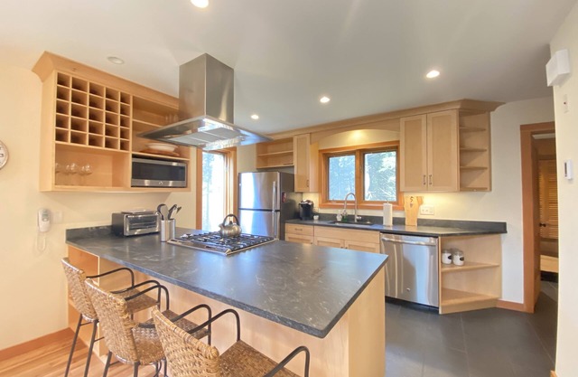 Luxury Stratton-Area Mountain House minutes from the lodge
