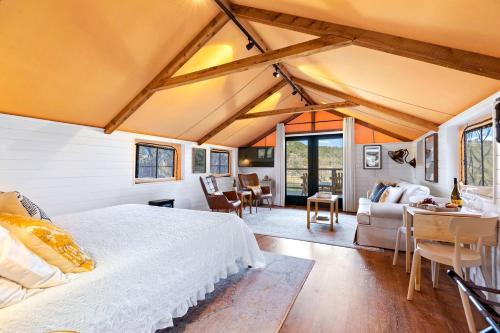 Luxury Tented Cabin Glamping Escape, with River Access in Ingram, Texas