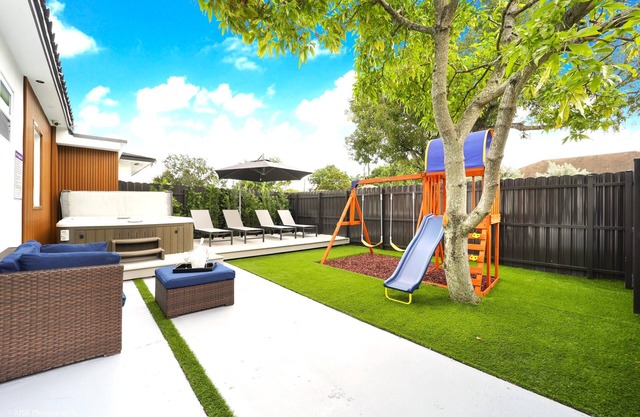 Luxury The Rock & Music Villa Miami!