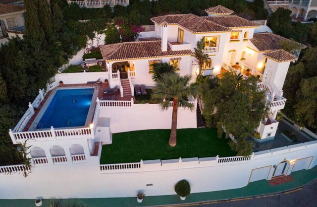 Luxury Villa with Heated Pool, Stunning Sea Views & Near Beach
