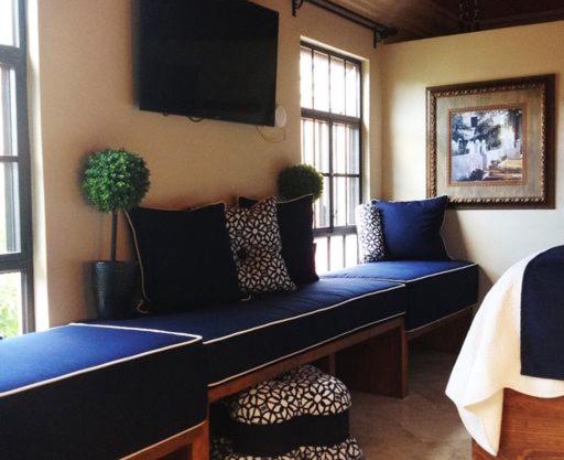 Luxury Villa Retreat - 8 Bedrooms - Sleeps 20