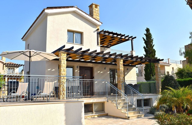 Luxury Villa - Private Heated Pool - Sauna - Private Beach -Sea View -Games Room