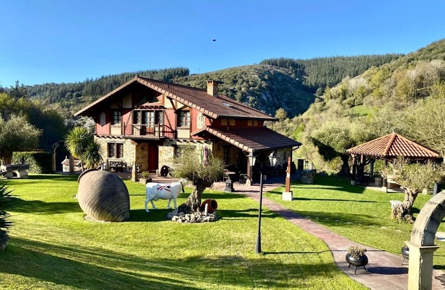 Luxury villa in a natural park. 35 km from Bilbao