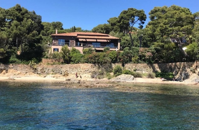 Luxury villa in Port of Niel (GIENS)