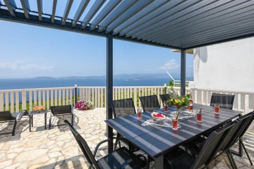 Luxury Villa Navis