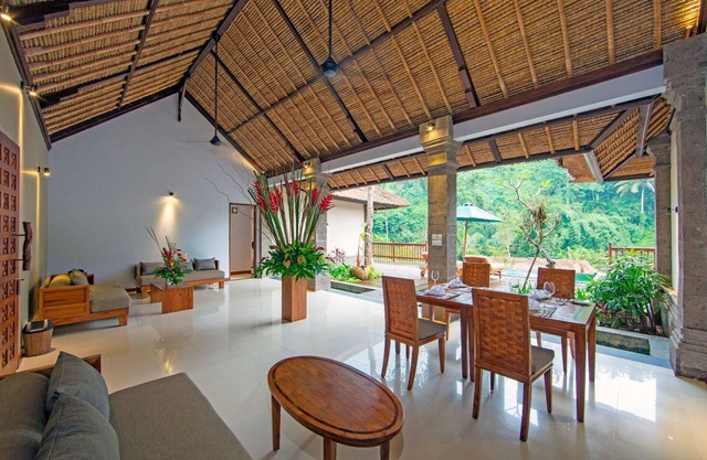 Luxury Villa near Ubud with private infinity pool