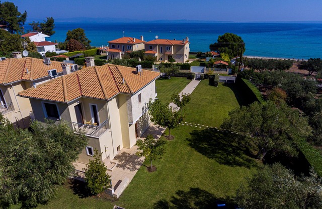 Luxury Villa next to the beach