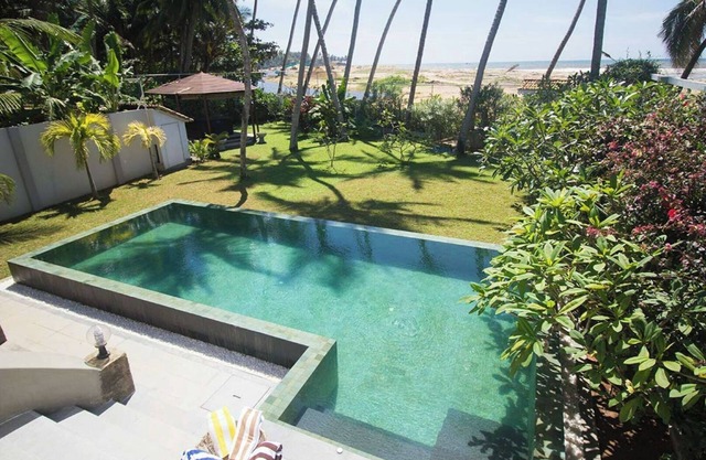 Luxury villa sur la plage vue spectaculaire sur l ocean piscine prive jacuzzi