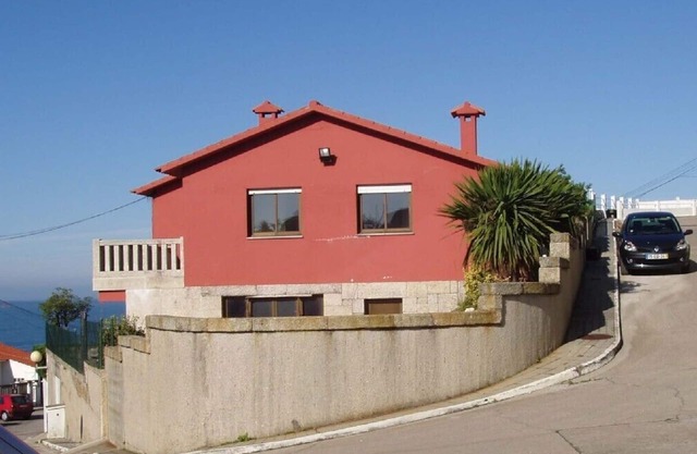 Luxury Villa with private pool, amazing ocean views, 100m to sandy beach, Wi Fi