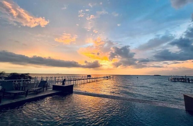 Luxury Waterfront Paradise in Apollo Beach