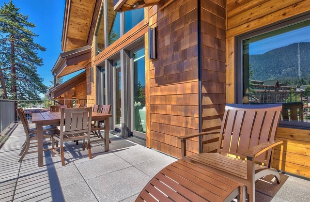 LuxuryÂ 4br Steps From Heavenly Village & Gondola 4 Bedroom Condo by RedAwning