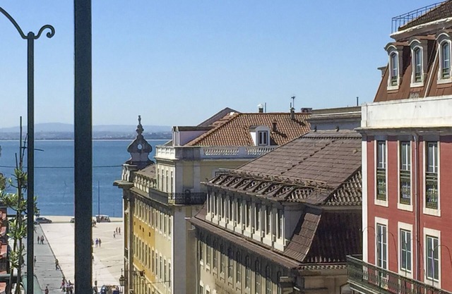 LV Premier Baixa CN1- AC, elevator, central, views