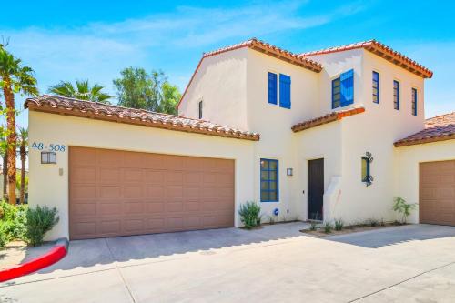 LV314 Stylish 3BR-4BA Legacy Villas Townhome