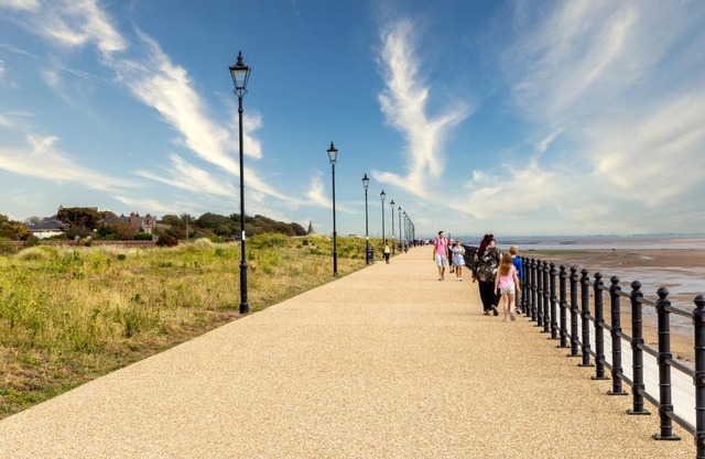 Lytham St Annes, A spacious, high end, one bedroomed apartment 3