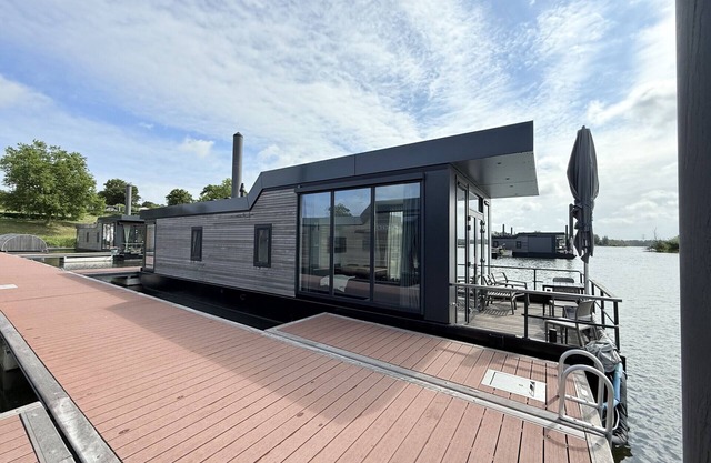 Maasterp - Woonboot 5