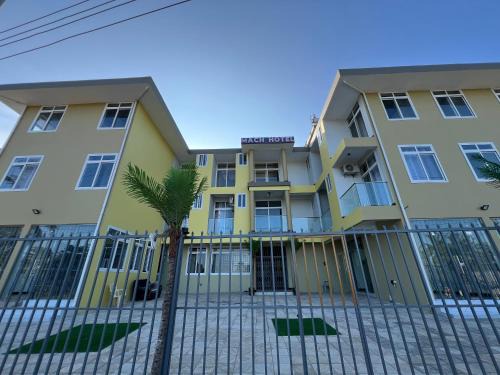Mach Hotel