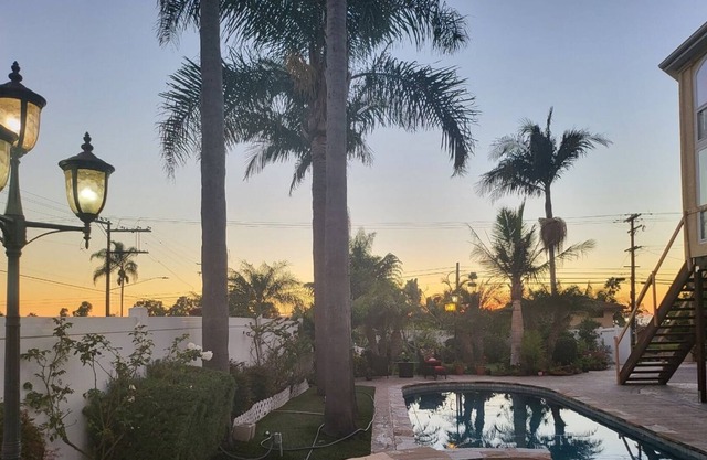 Magical Compound Ocean View House/ Pool,Jacuzzi,Sauna! Walk to Beach!